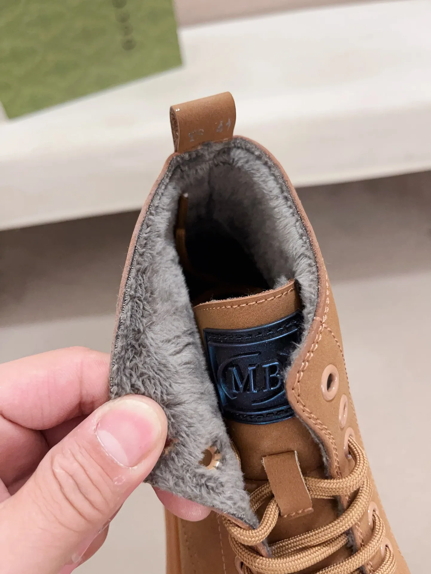 Men's shoes 💰 440💰 (can be made without standard supply platform) high-quality new high-top GUCCI (Gucci) counters are launched simultaneously, new men's shoes, 😘fabrics are selected from imported cowhide, lining: plush lining. 👍🏿 High-end ☄️ air-cushion molded anti-slip rubber outsole, exquisite lines, simple and elegant, comfortable and high-end for leisure travel. Code number: 38 to 44 (45 can be customized and cannot be returned or exchanged)